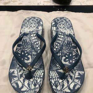 Tory Burch flip flops 8 great preowned condition